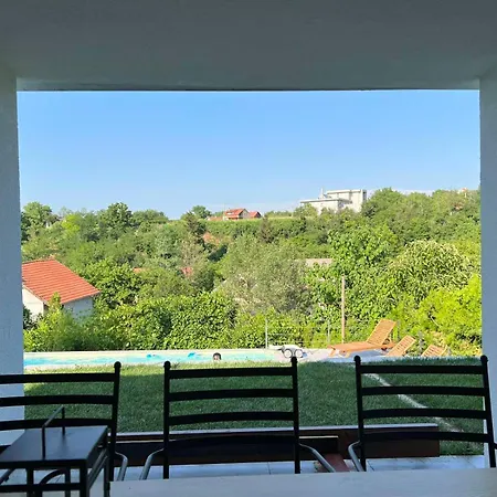 度假居 Holiday Home Sremska Kamenica