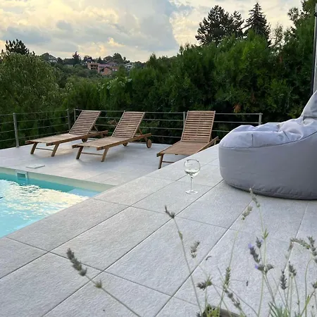 Holiday Home *